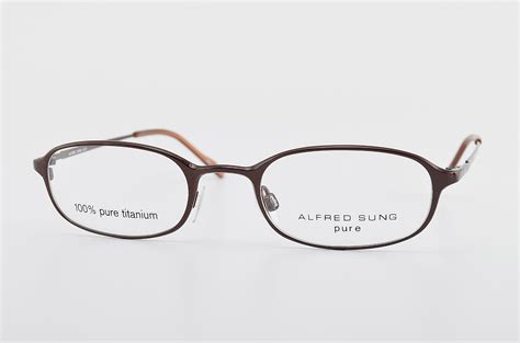 alfred sung glasses frames.